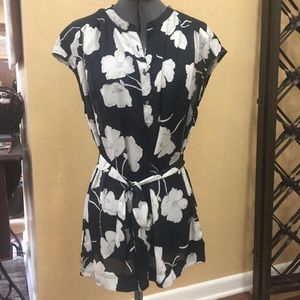 Liz Claiborne floral tunic medium
